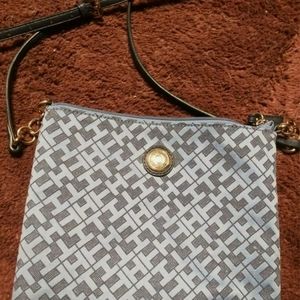 Tommy Hilfiger Monogram Signature Logo Jacquard Cr